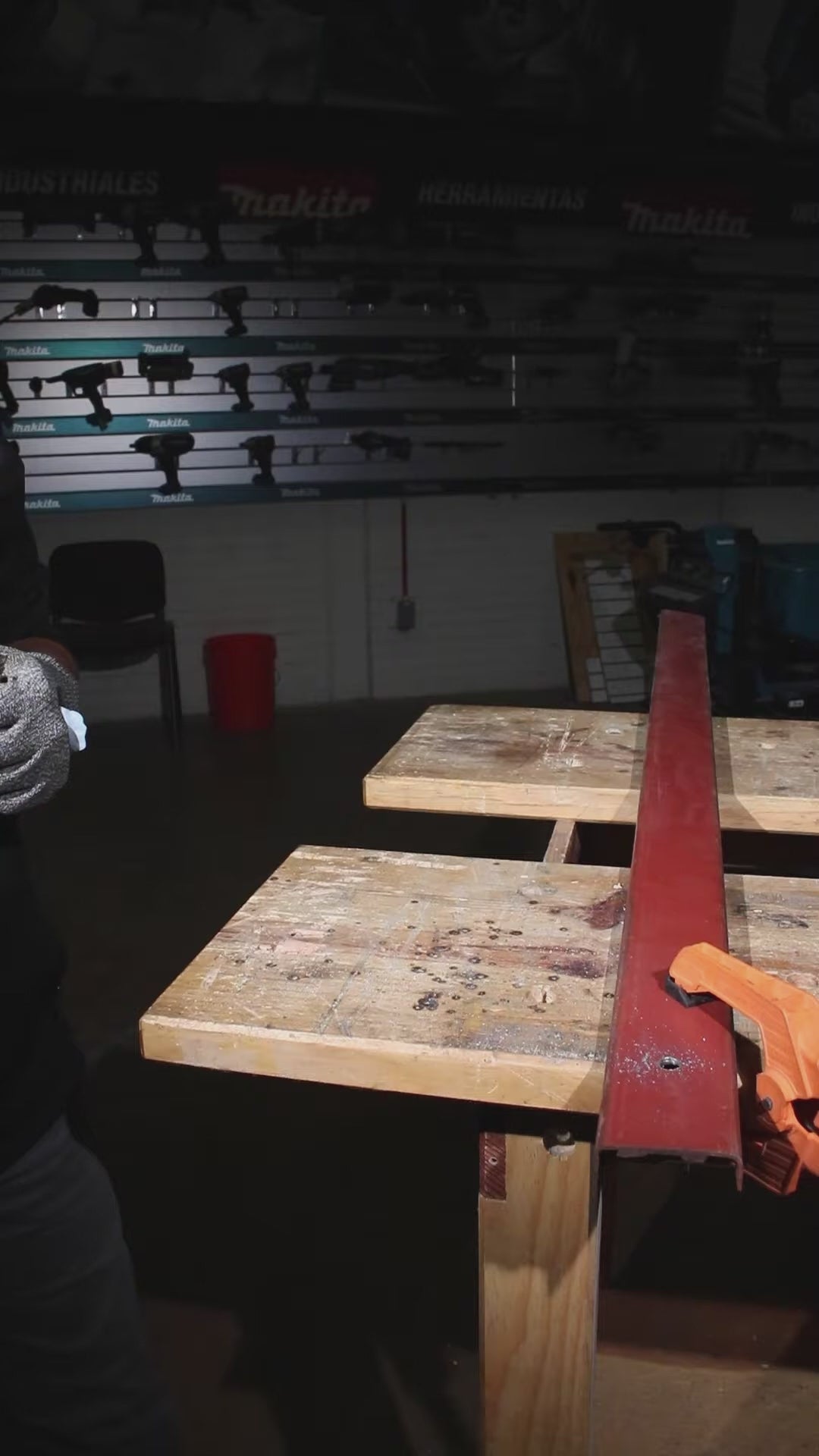 TALADRO INALÁMBRICO con PERCUTOR + 24 ACCESORIOS + BATERIA